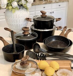 pots and pans - the ultimate best first apartment checklist