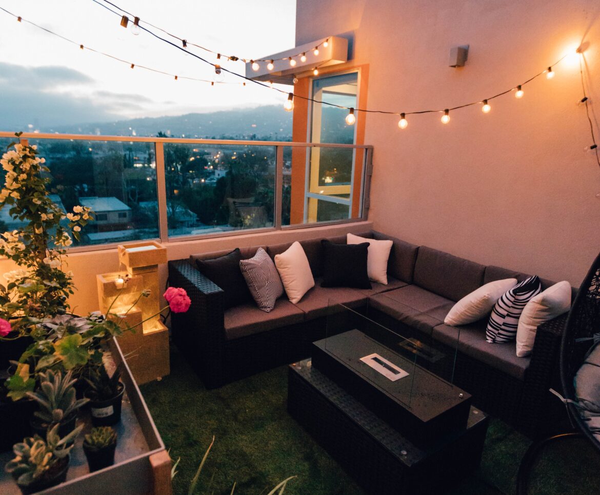 roberto-nickson-oQ56kobbYLM-unsplash